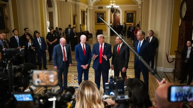 El Senado de EE.UU. da marcha atrás en su reprimenda a Trump por la guerra con Irán
