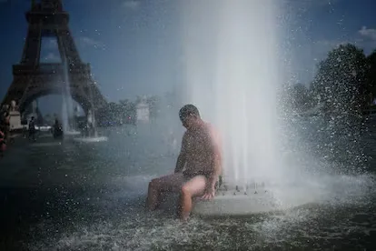 Francia activa nivel máximo de alerta sanitaria por ola de calor