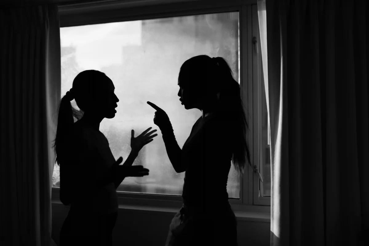 La violencia intragénero persiste oculta bajo un manto de silencio social