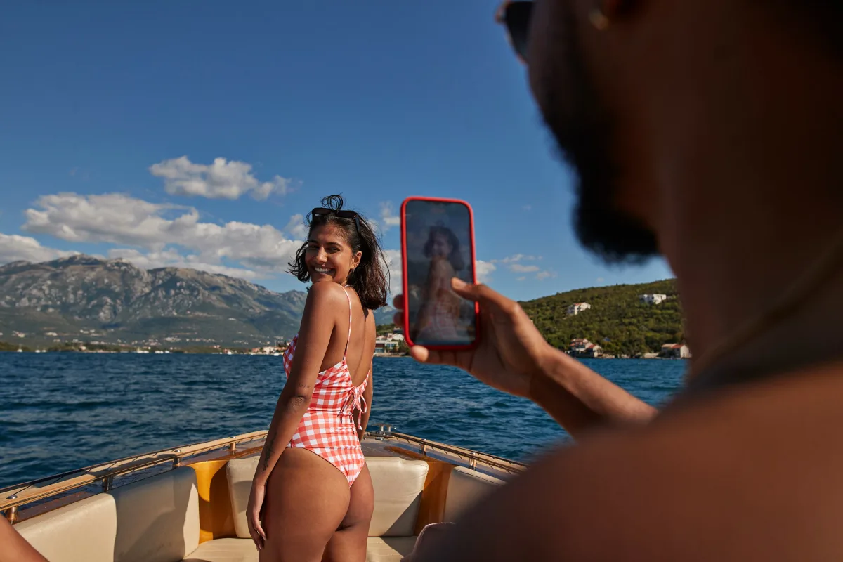 El impacto psicológico de la ostentación digital en las redes sociales