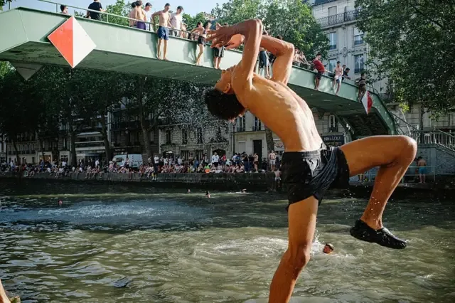 Francia registra récord histórico de calor y sufre apagones masivos