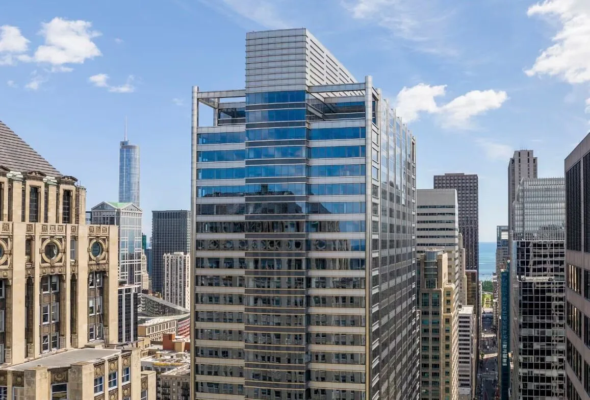 Amancio Ortega negocia la compra de rascacielos en Chicago