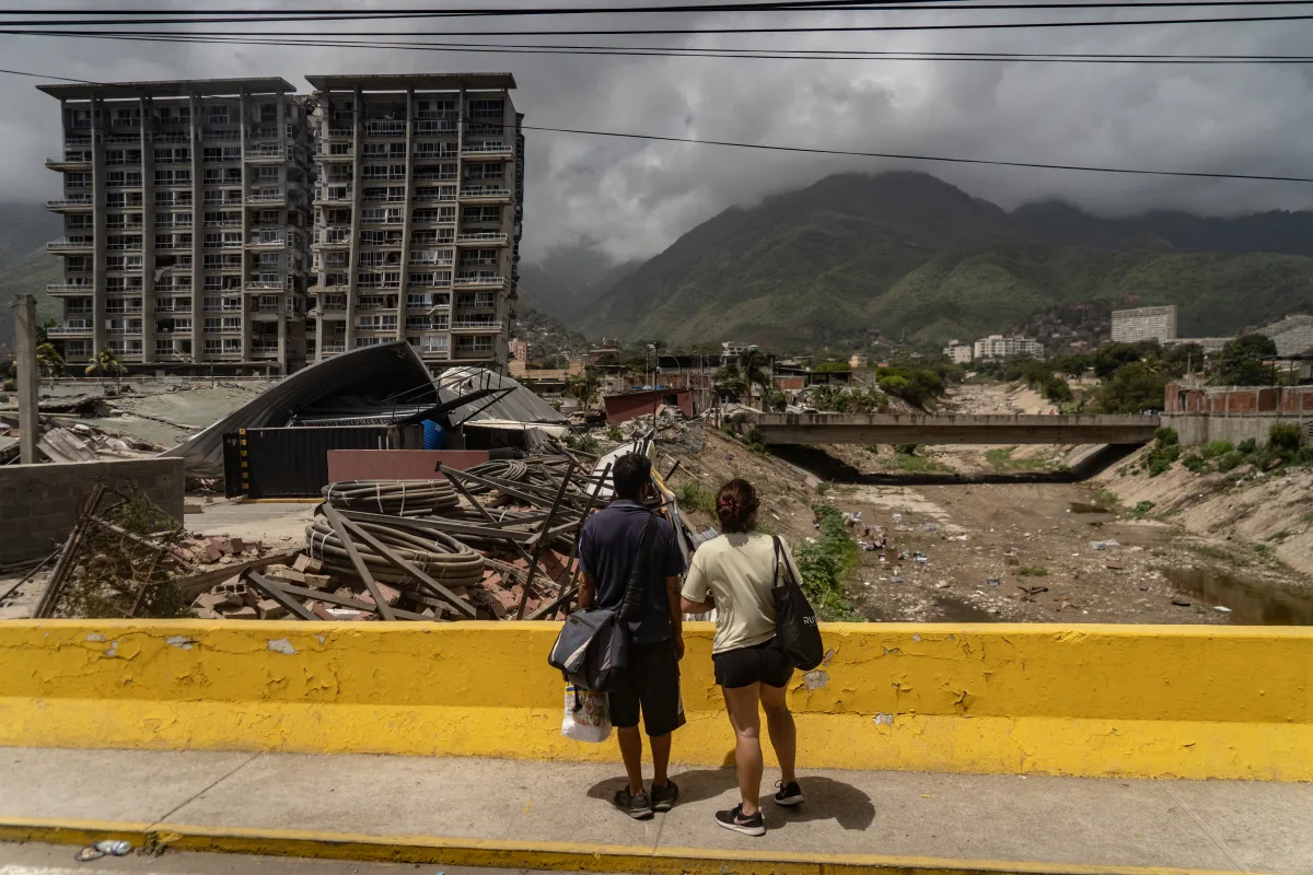 Feligreses sobreviven al colapso de iglesia durante terremoto en Venezuela