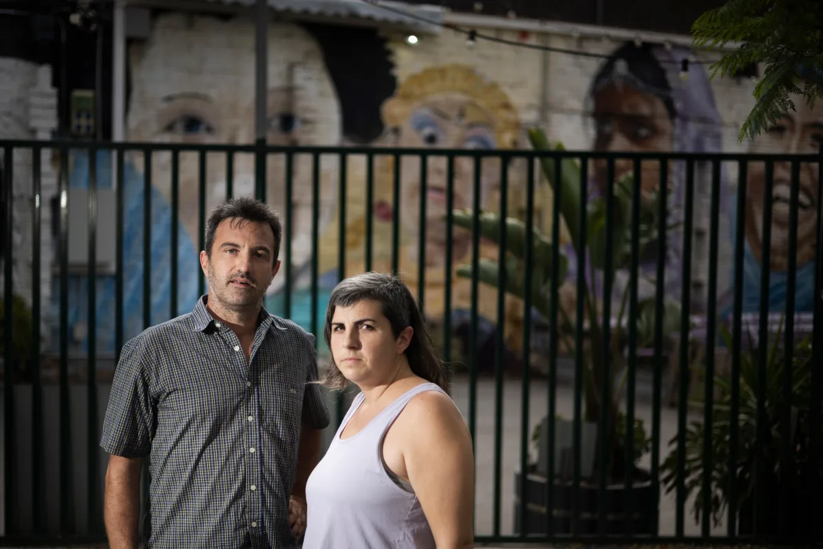 Debate sobre derechos de adolescentes migrantes genera controversia en el Raval