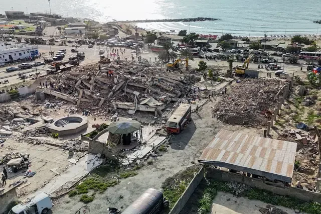 Padre busca desesperadamente a su hijo tras terremotos en La Guaira