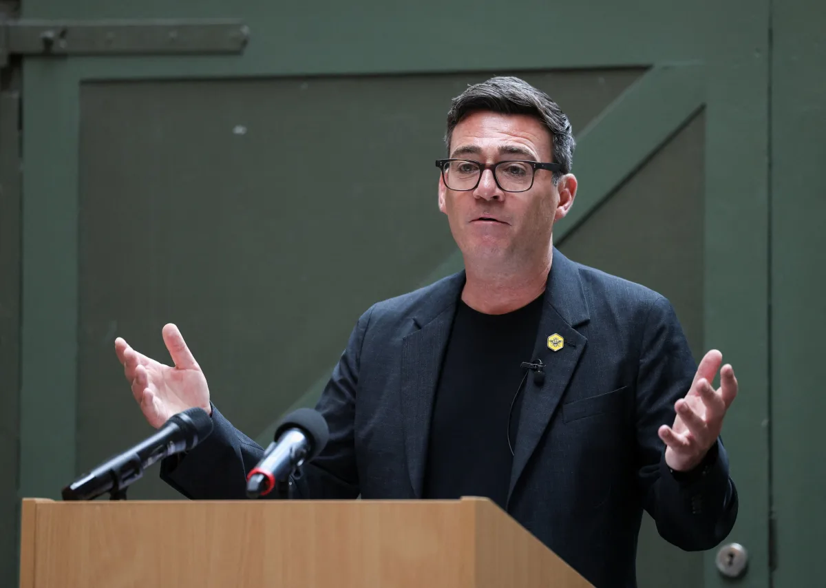 Andy Burnham propone descentralizar el poder político en el Reino Unido