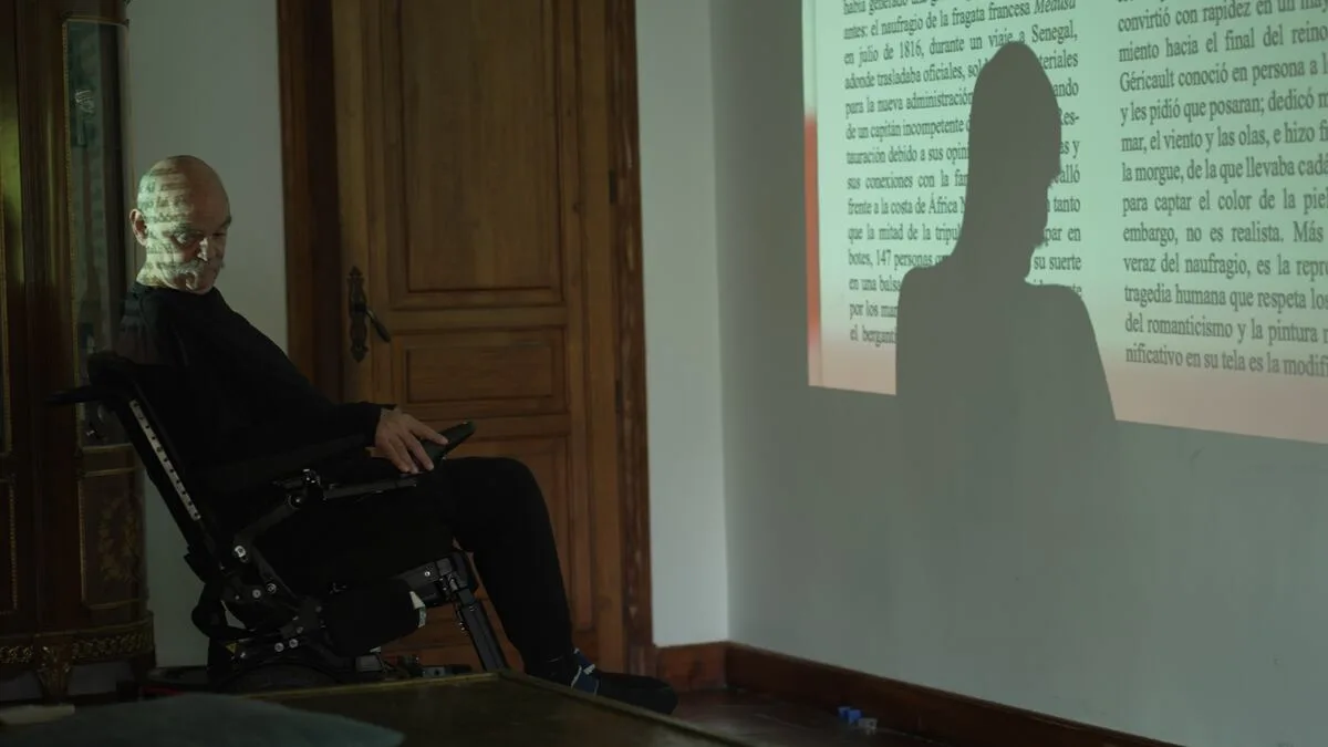 Martín Caparrós adapta su biblioteca personal tras diagnóstico de ELA