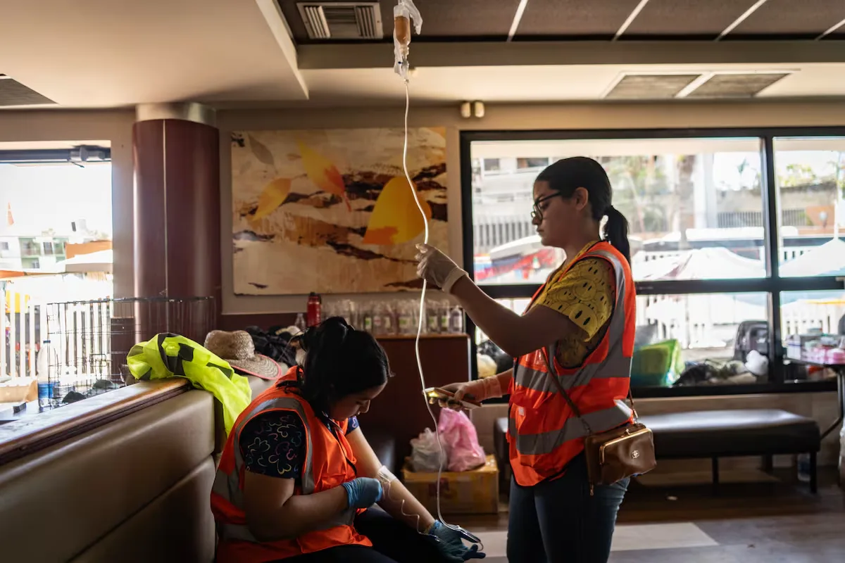 Un McDonald’s se convierte en hospital de campaña tras sismo venezolano