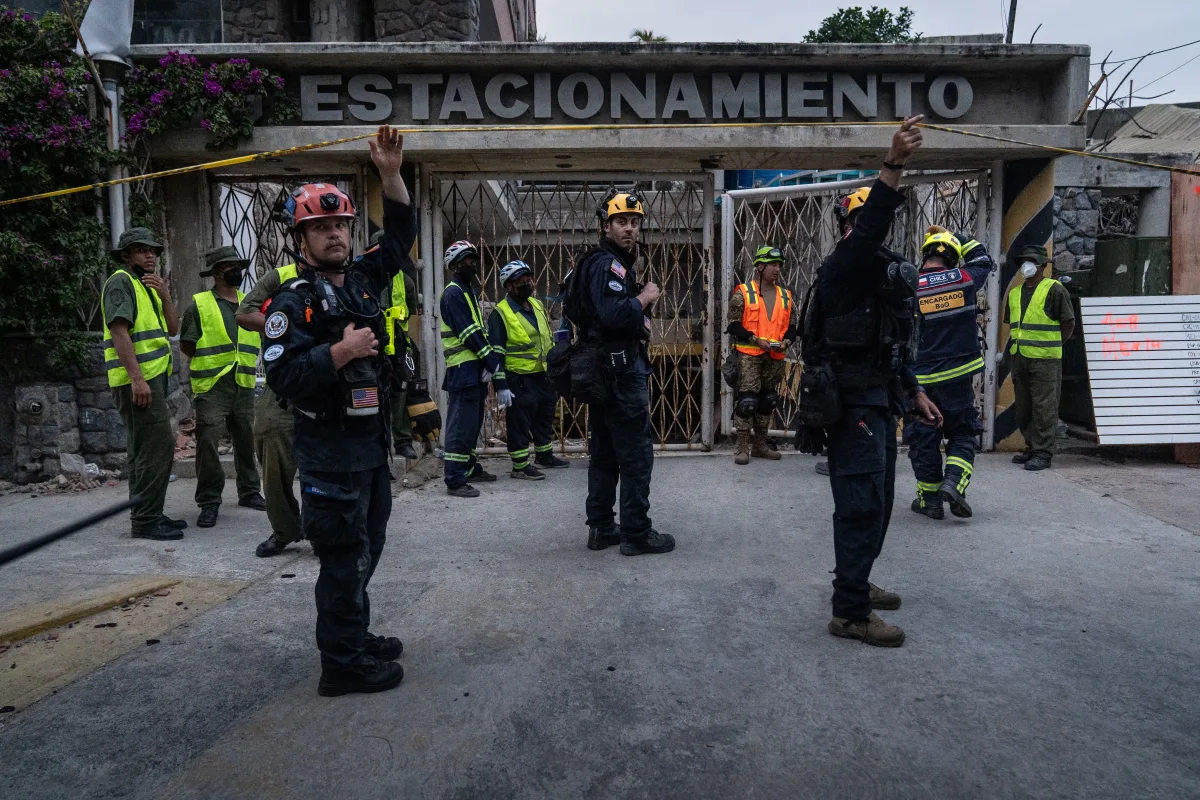 Rescate internacional logra salvar a hombre tras una semana bajo escombros