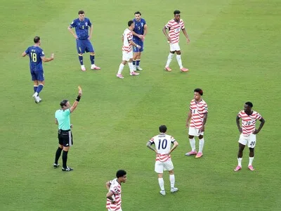 FIFA bajo fuego tras anular sanción a Folarin Balogun