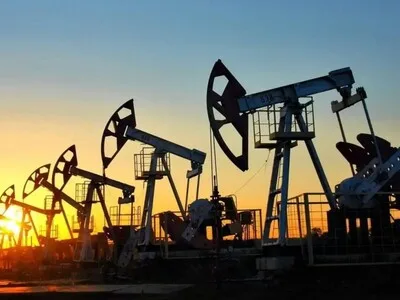 Petróleo WTI sube a 70.46 dólares por tensiones en Ormuz