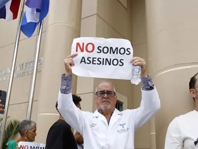 Ciudadanos protestan con cacerolazos ante el alto costo de la vida