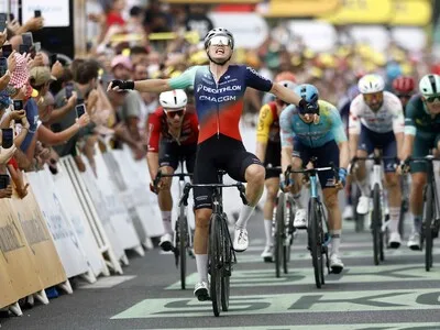Olav Kooij conquista la quinta etapa del Tour de Francia en Pau