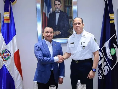 SNS y Policía Nacional coordinan plan para blindar seguridad en hospitales