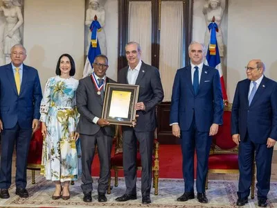 Gobierno entrega Medalla al Mérito Magisterial 2026 a docentes destacados