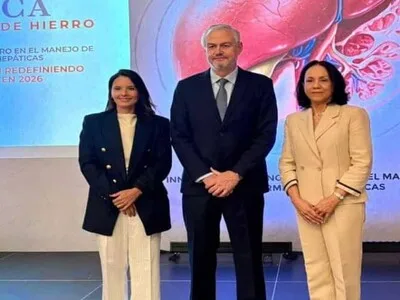 Especialistas analizan avances en el tratamiento de enfermedades hepáticas en Santiago