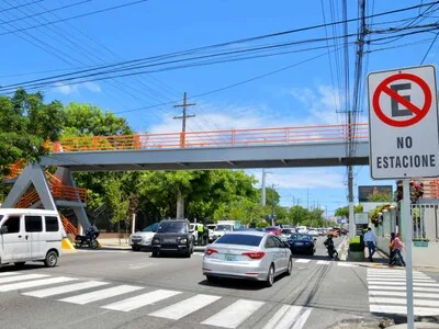 Habilitan puente peatonal en la Ortega y Gasset tras dos décadas