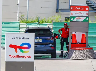 Gobierno reduce precios de combustibles y GLP para esta semana