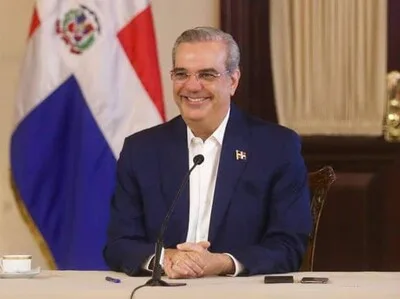 Luis Abinader evalúa asumir la presidencia del Partido Revolucionario Moderno