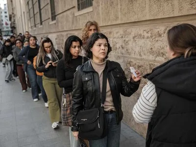 Brecha educativa persiste entre hijos de migrantes y españoles en España