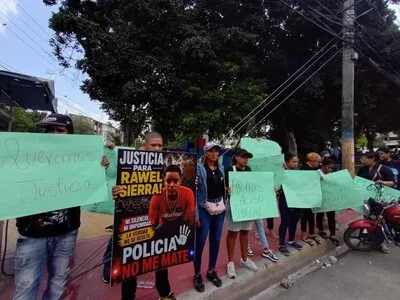 Familia exige justicia por muerte de joven durante protesta en Santo Domingo