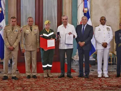 Venezuela condecora a República Dominicana por asistencia humanitaria tras sismos