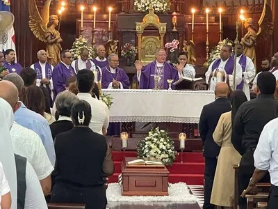 Despiden con honores a monseñor Gabriel Antonio Camilo en La Vega