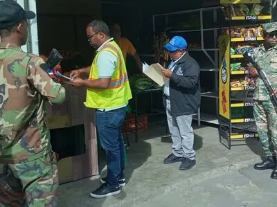 Autoridades intervienen sectores de Azua y Peravia por fraude eléctrico