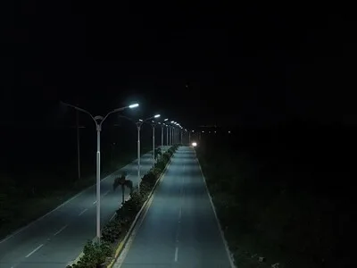 RD Vial alcanza 200 kilómetros de carreteras iluminadas con energía solar