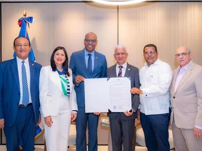 Senado mantiene penas de prisión por difamación en nuevo Código Penal