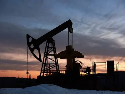 Precios del petróleo repuntan tras nueva escalada militar en Oriente Medio