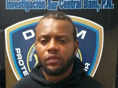 Detienen en el AILA a hombre vinculado con homicidio en Baní