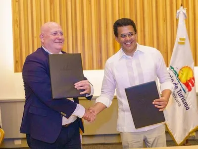 Turismo y transporte firman acuerdo para mejorar movilidad en República Dominicana