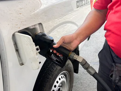 Gobierno mantiene sin cambios los precios de los combustibles esta semana