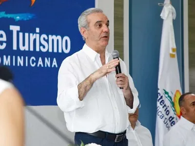 Presidente Abinader cumple agenda de trabajo en La Vega y Santiago