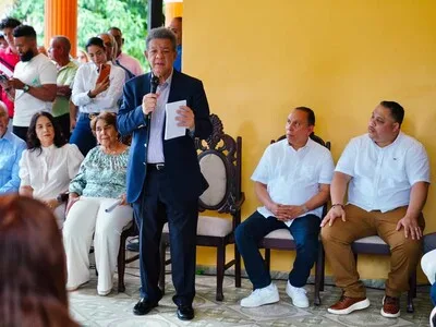Leonel Fernández califica de caótico el mercado fronterizo de Dajabón