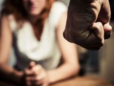 Víctimas de violencia de género denuncian vulnerabilidad ante agresores en República Dominicana