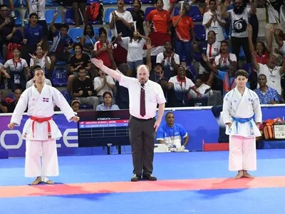 Larry Aracena obtiene medalla de oro en kata masculino