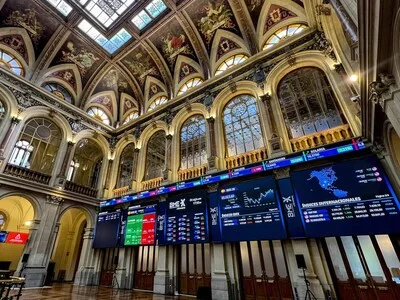 Precios del petróleo caen tras expectativas de apertura en estrecho Ormuz