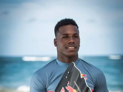 Deury Corniel conquista el oro en Kite Surf en Playa Salinas