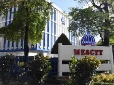 Programa Excelencia sin Barreras limita acceso a estudiantes identificados por Minerd