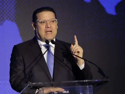 Yayo Sanz Lovatón respalda candidatura presidencial de David Collado
