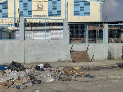Crisis de acumulación de basura afecta a diecinueve barrios en Dajabón