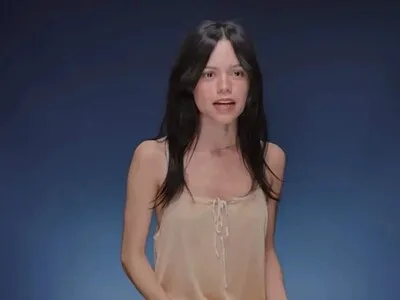 Jenna Ortega genera debate en redes sociales por su apariencia física