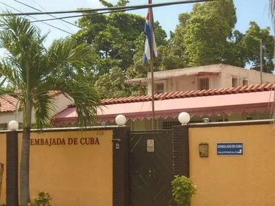 Gobierno ordena salida de nueve diplomáticos cubanos del país