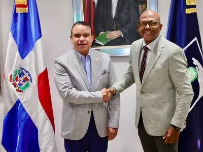 SNS y Colegio Médico coordinan mejoras en la red de salud pública