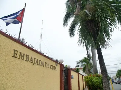 Frente Amplio cuestiona expulsión de diplomáticos cubanos por falta de explicaciones
