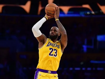 LeBron James queda fuera del top 10 en videojuego NBA 2K27