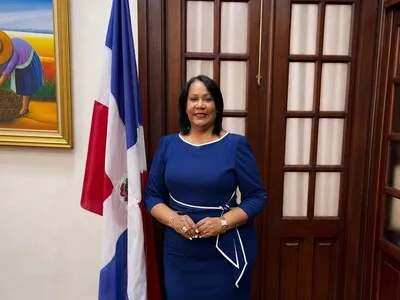Abinader designa a Josefa Castillo cónsul en Miami y renueva Inaipi
