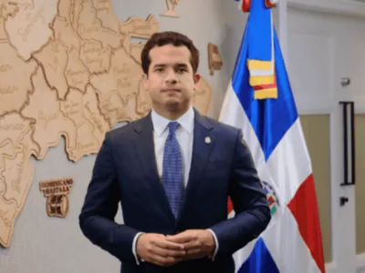 Omar Fernández exige eficiencia en gestión pública y sector eléctrico